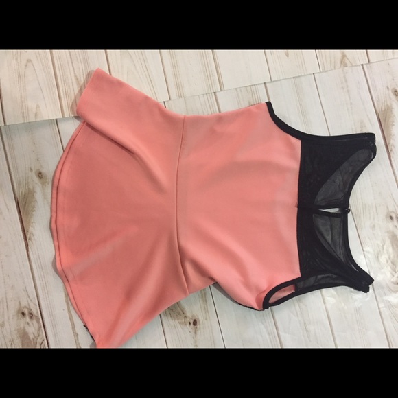 Women’s Top Size Medium - Picture 4 of 4